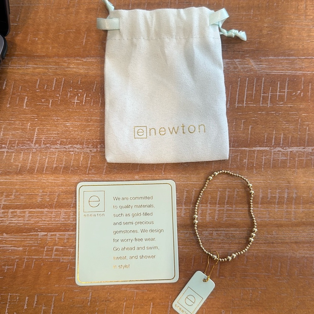 eNEWTON GOLD BRACELET w/ BAG